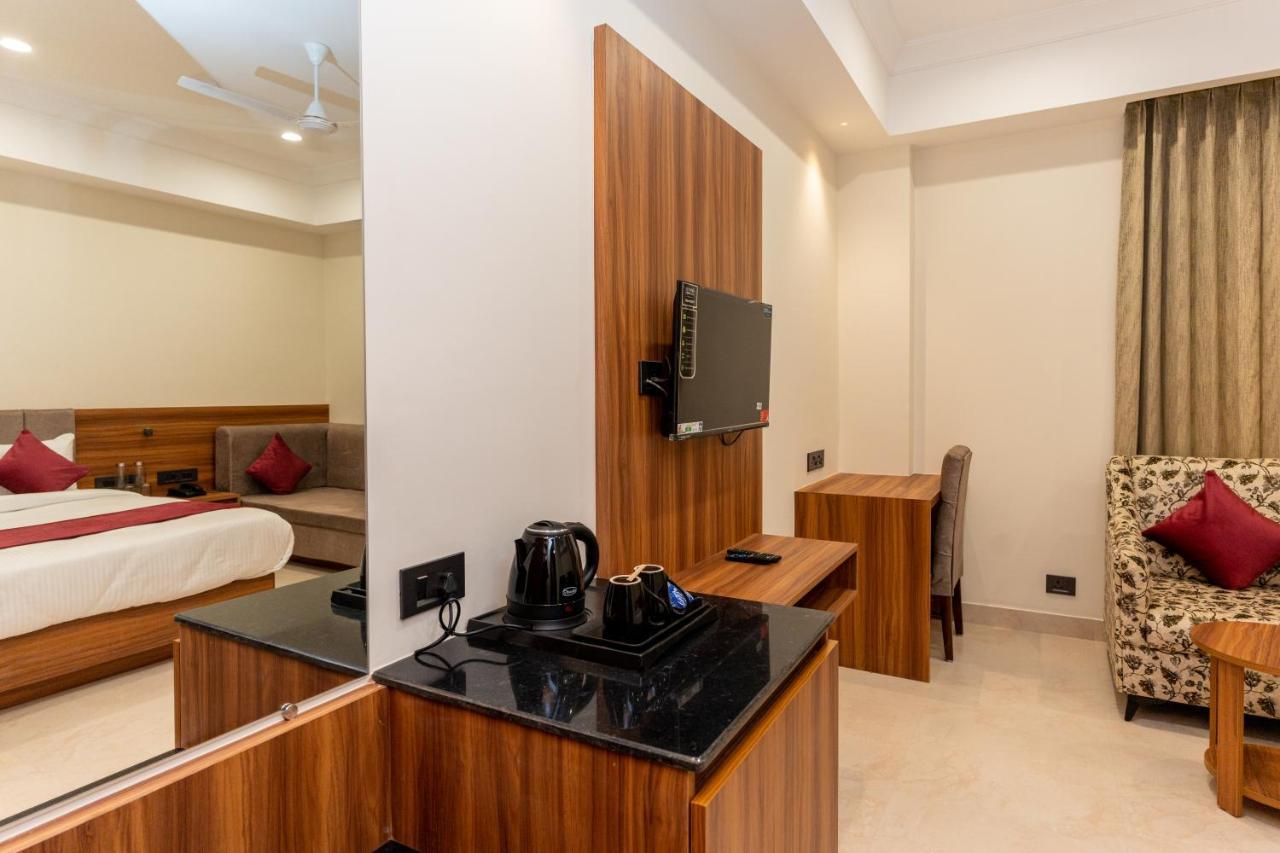 Raghunandan Palace - A Premier Boutique Stay, City Center & 500 Meters From City Railway Station ウダイプル エクステリア 写真