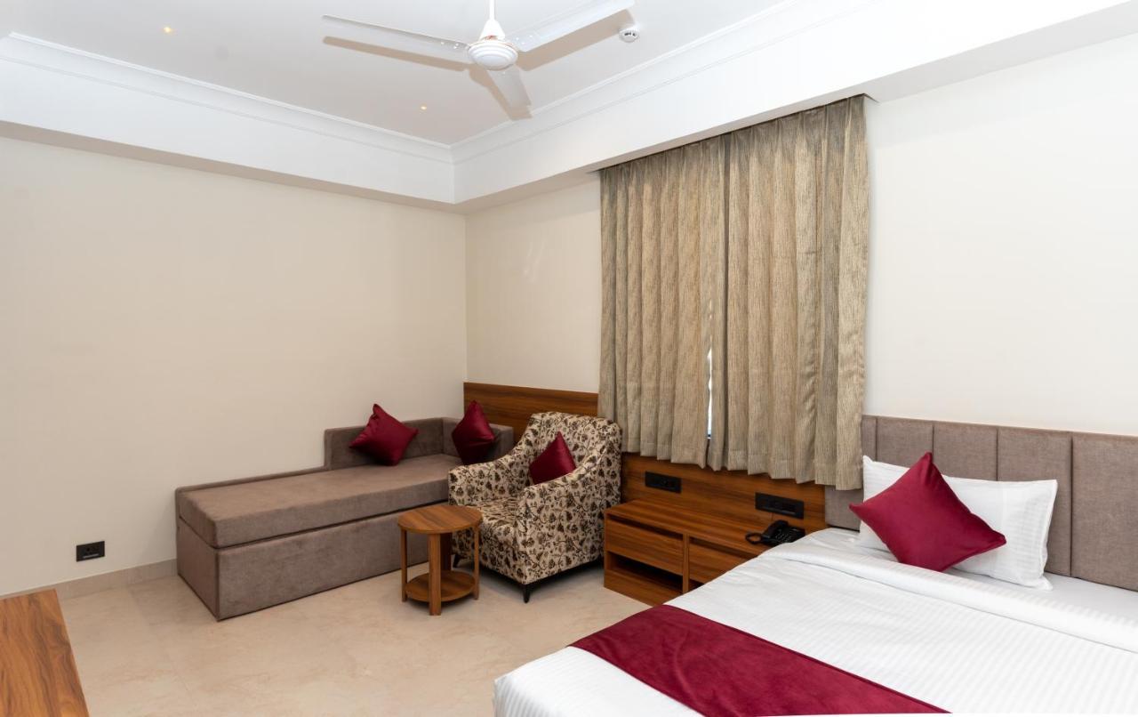 Raghunandan Palace - A Premier Boutique Stay, City Center & 500 Meters From City Railway Station ウダイプル エクステリア 写真