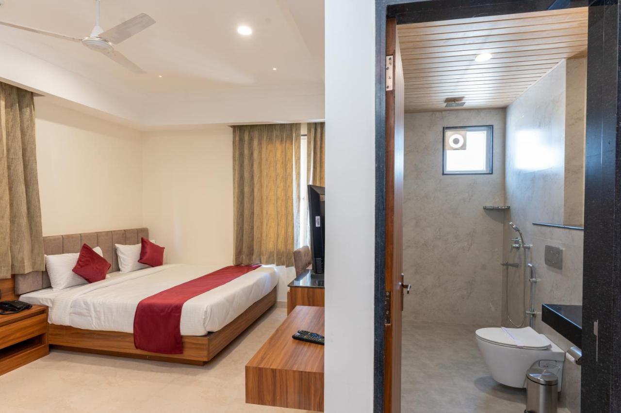 Raghunandan Palace - A Premier Boutique Stay, City Center & 500 Meters From City Railway Station ウダイプル エクステリア 写真
