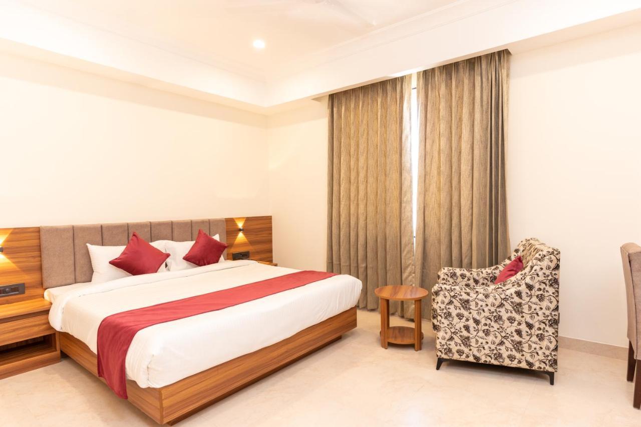 Raghunandan Palace - A Premier Boutique Stay, City Center & 500 Meters From City Railway Station ウダイプル エクステリア 写真