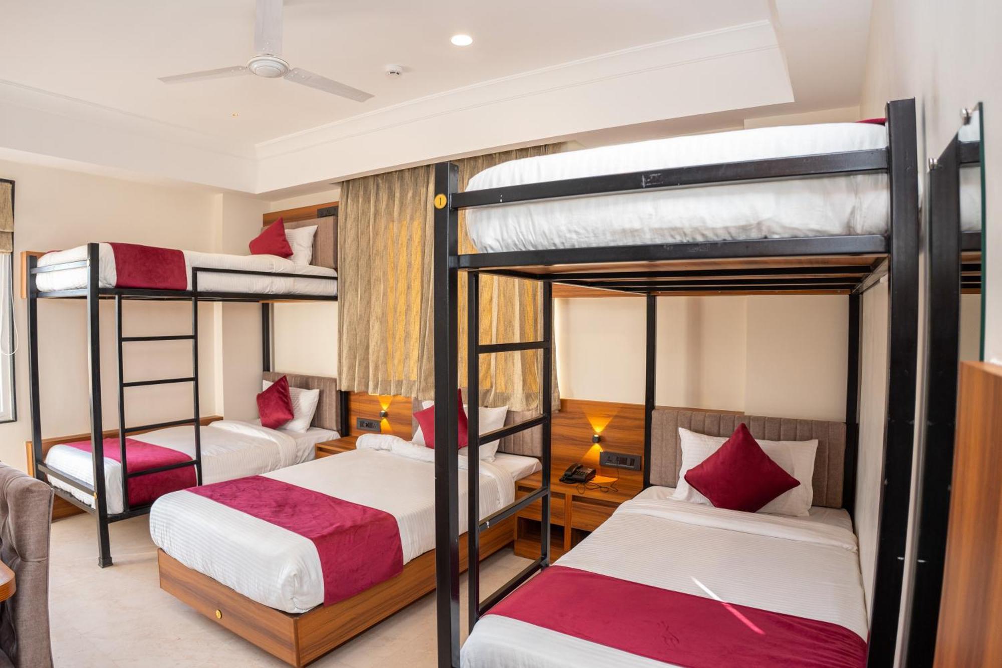 Raghunandan Palace - A Premier Boutique Stay, City Center & 500 Meters From City Railway Station ウダイプル エクステリア 写真